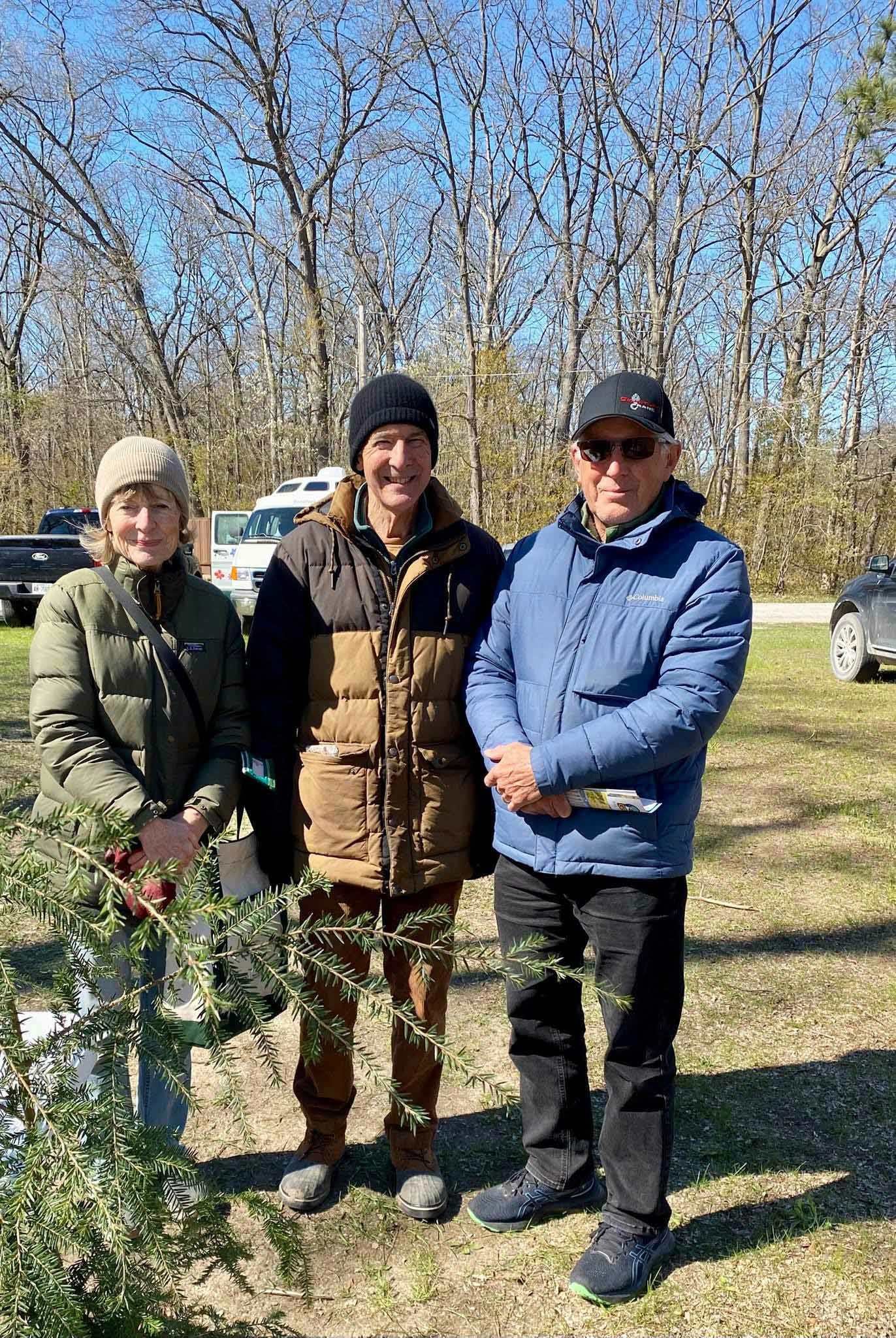 Pat Morden, Max Morden and Tom Prout at a LEN tree sale
